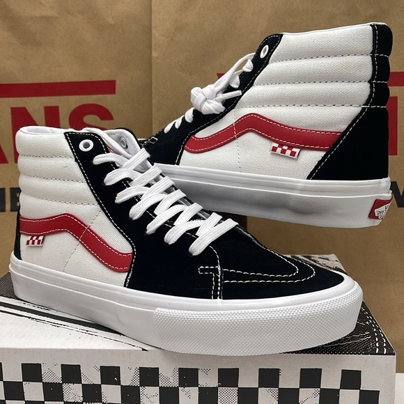 Vans Women’s Skate Sk8-Hi
Athletic Black/Red
VN0A5FCC458 Sneakers - Picture 10 of 16